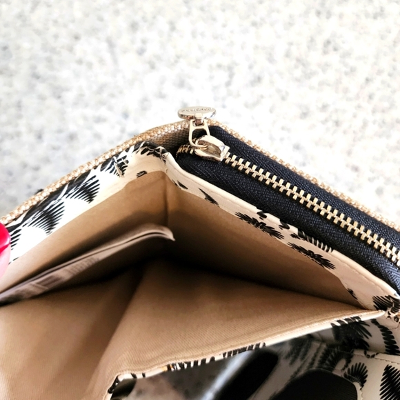 Desigual Black Embriodered Floral on Cream Wallet - Picture 5 of 6